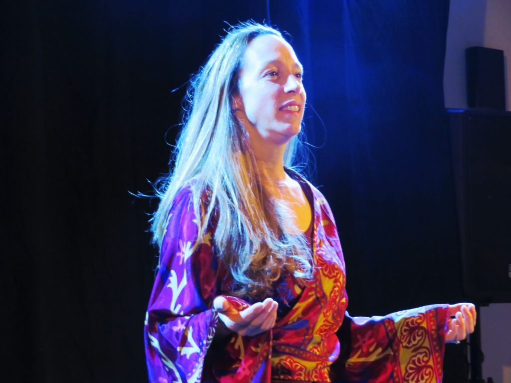 portrait transmission spectacle théâtre rituel Nathalie Bourgeois L Osmose